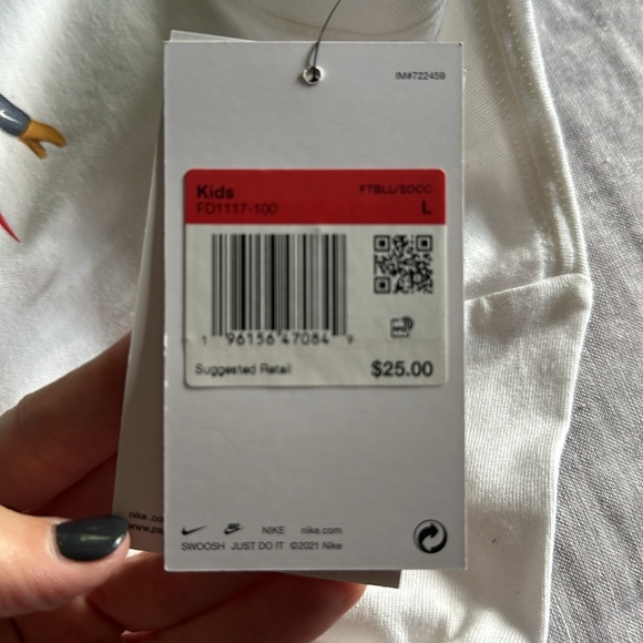 Nike BNWT Soccer Teeshirt for child - size large - Picture 6 of 6